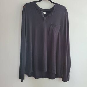 Rhone XXL henley style long sleeved tee shirt pocket minimalist everyday utility